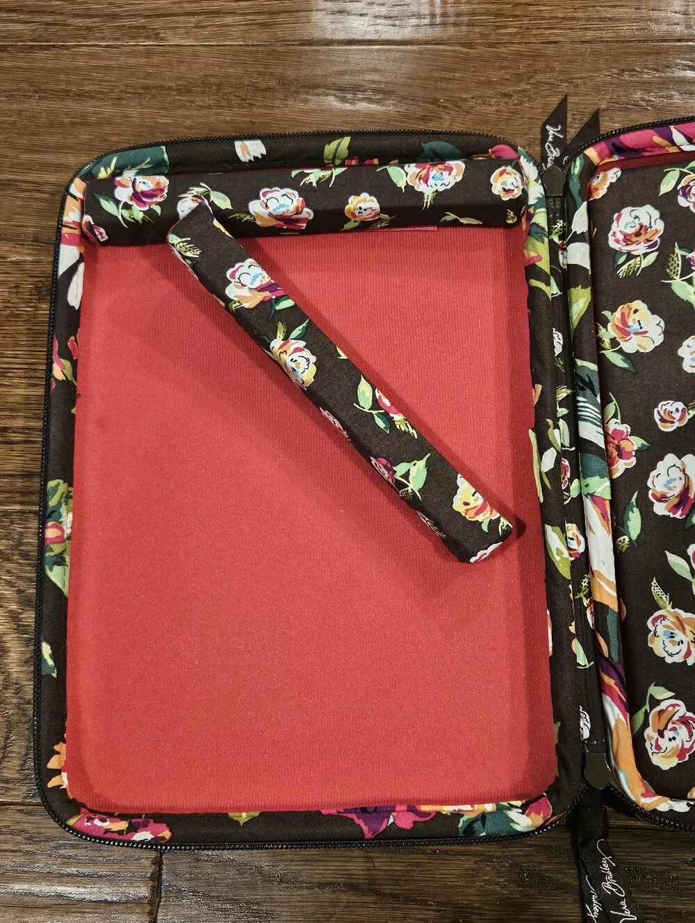 NWOT Retired Vera Bradley English Rose Pattern iPad Portfolio Case